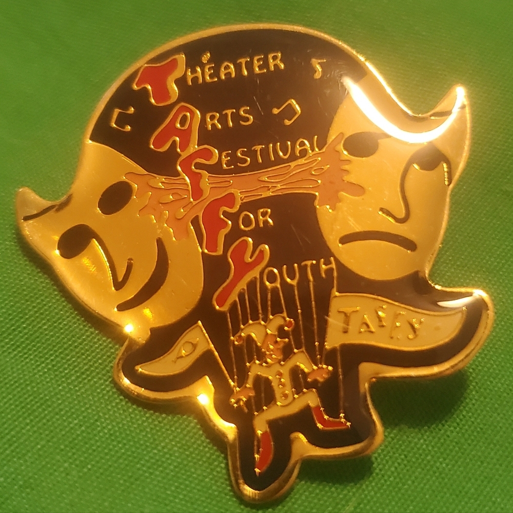 VINTAGE  THEATRE ARTS FESTIVAL FOR YOUTH PIN